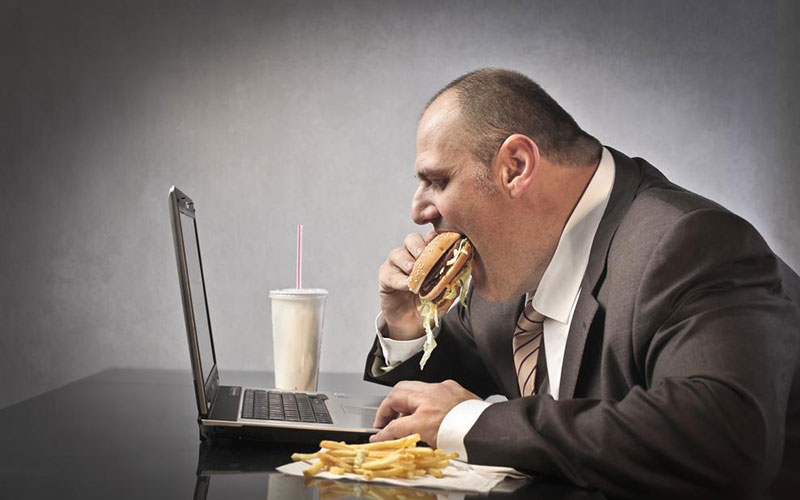 6 روش برای غلبه بر چاقی در محل کار ، پشت میز نشینی