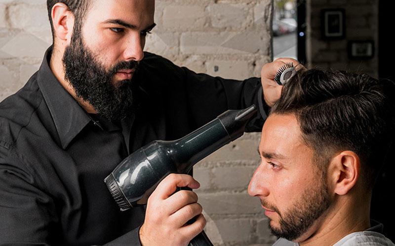 سشوار کردن زیاد برای موی سر مردان مفید نیست