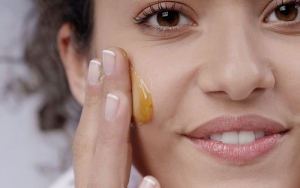 فواید ماسک عسل طبیعی برای پوست