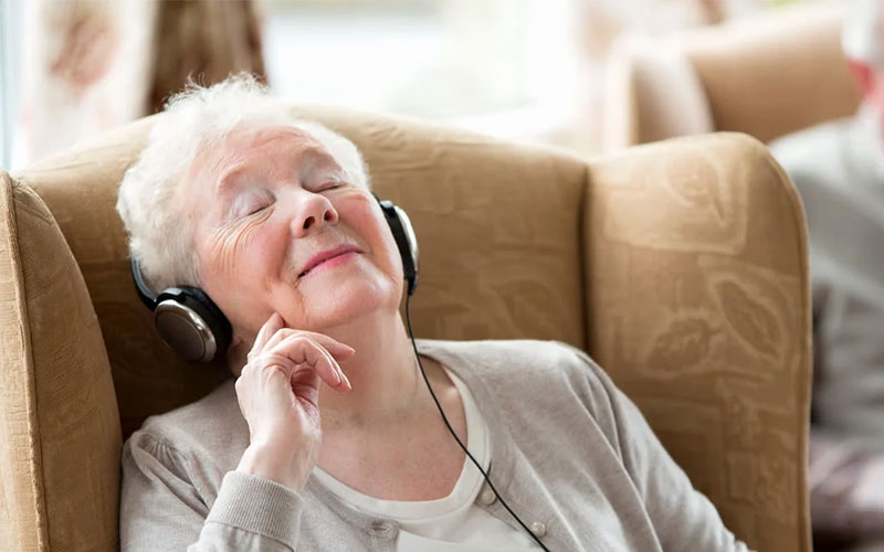 فواید موسیقی و بهبود آلزایمر