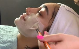 فیشال صورت و فواید پاکسازی صورت(تعیین نوبت)